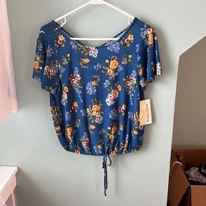 NWT Juniors’ Rewind Clothing short sleeved top